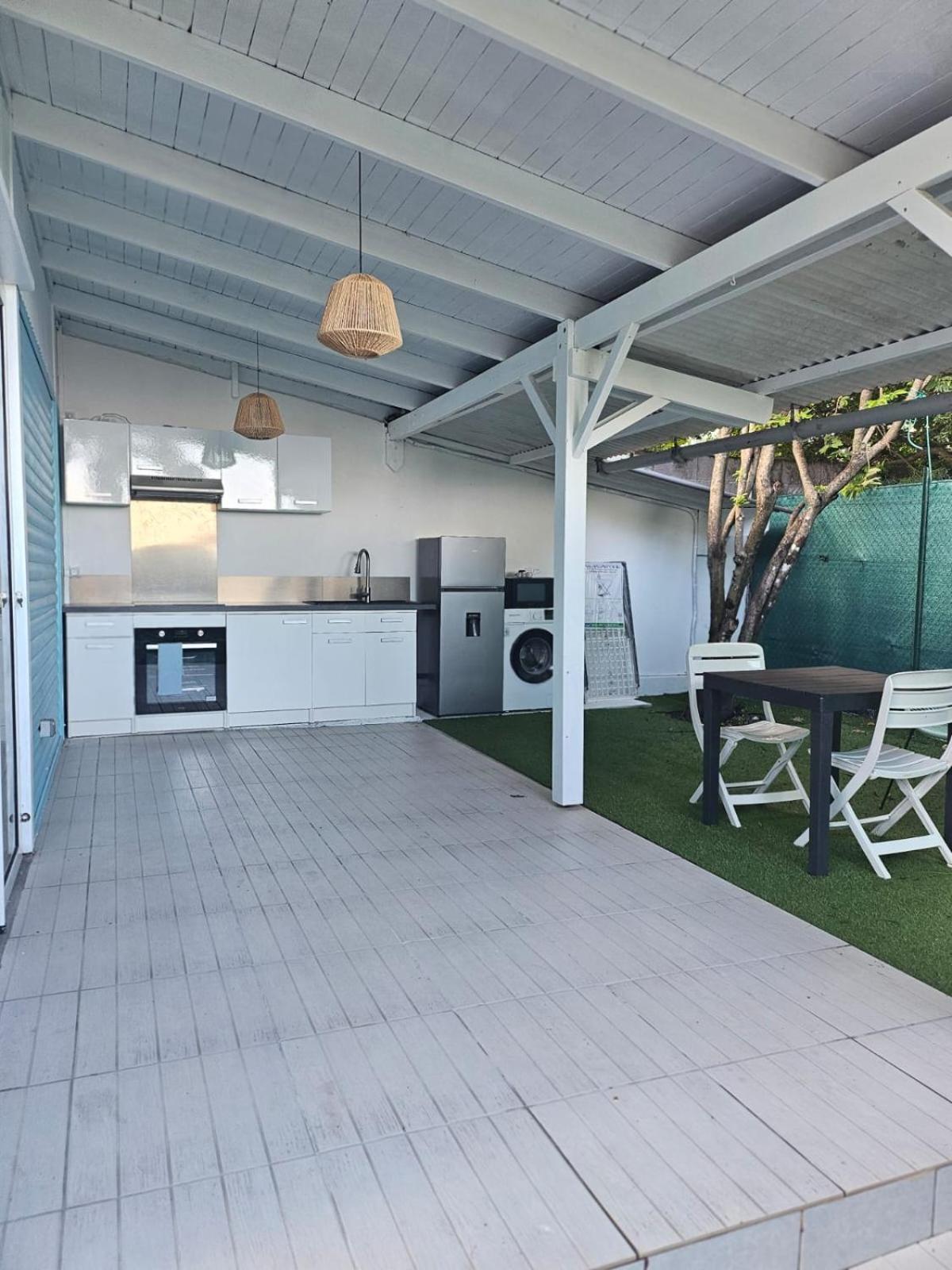 Sweet Colibri Apartment Saint-Pierre Exterior photo